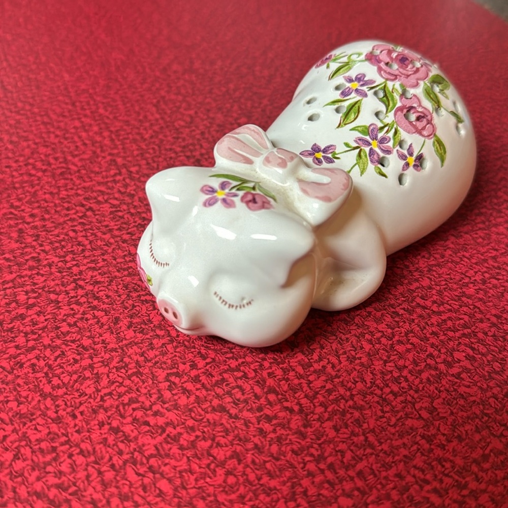 RARE FIND AVON CERAMARTE POTPOURRI PIGGY